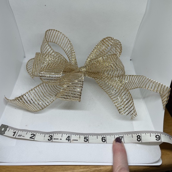 Handmade Ribbon bows set of 6 gold glitter wired ribbon striped 8x6 inch approx - Picture 7 of 13